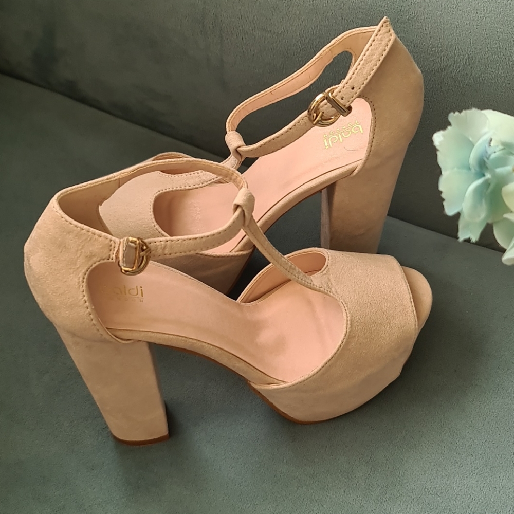Women's Baldi Heels, Beige Color, Size 6.5